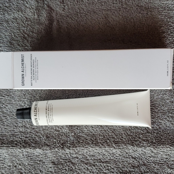 Grown Alchemist matte balancing moisturizer - Picture 1 of 5